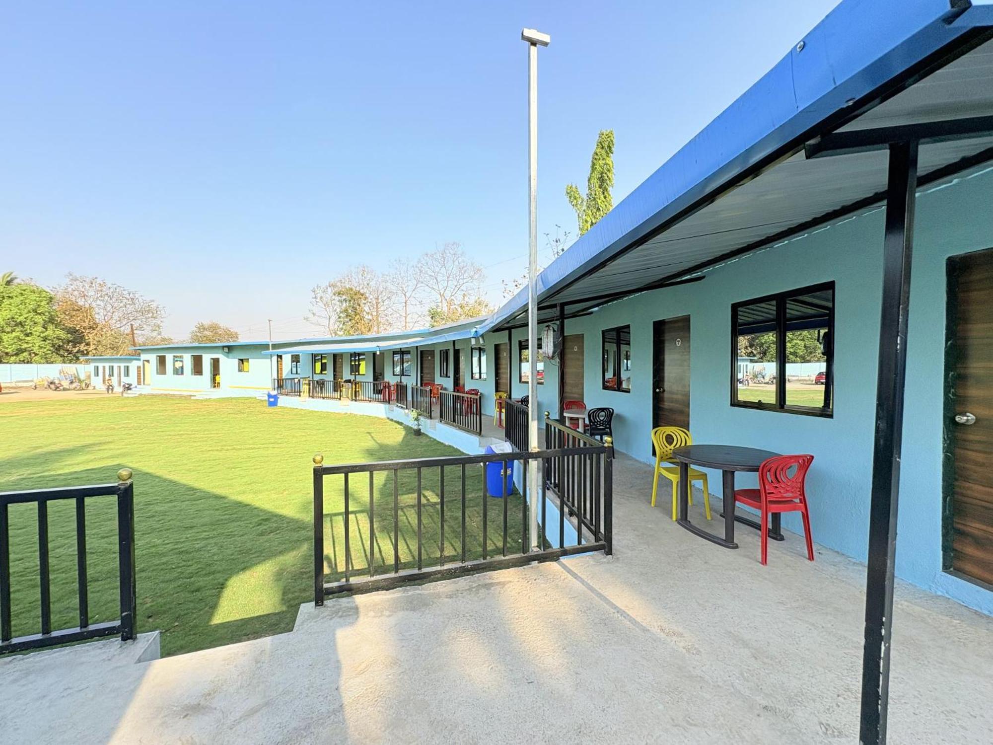 Deep Bhavani Resort Karjat Bagian luar foto